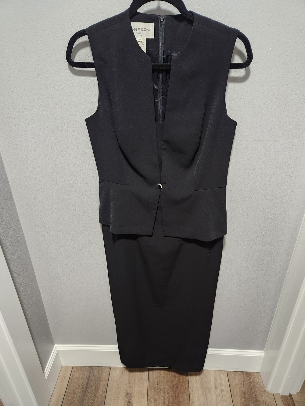 Evan Picone Black Sleeveless Sheath Dress with Peplum Detail